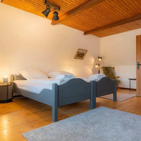 Haushaelfte A Heini Id 431 別荘